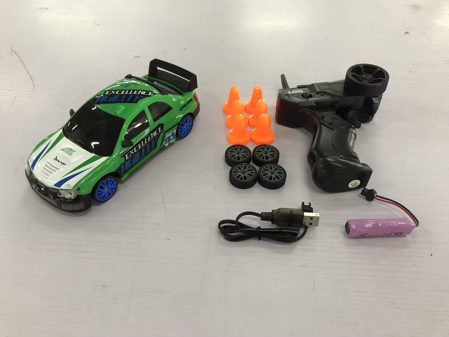 TurboDrift Spectrum™: Iconic 2.4G 4WD RC Drifter